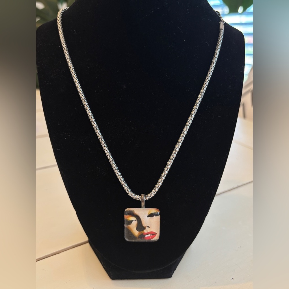 Marilyn Monroe Pendant Necklace Costume Jewelry